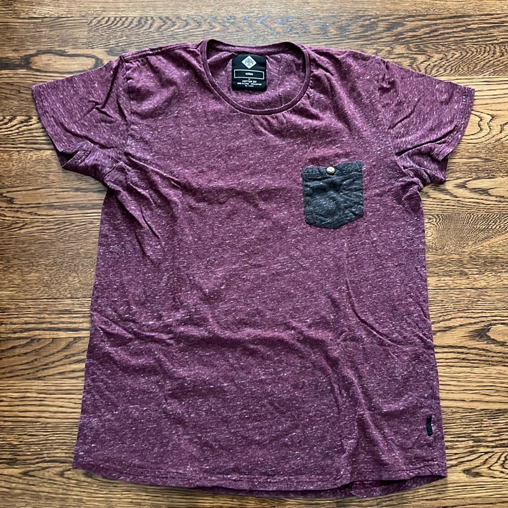 Cotton On Mens Tee w/ pocket